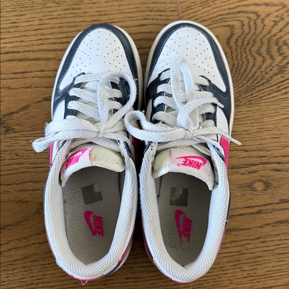 Nike Kids Dunk Low Sneakers size 5 - Picture 4 of 9